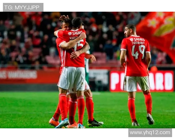 格拉斯流浪与本菲卡的激烈对决揭示足球战术与团队精神的完美结合